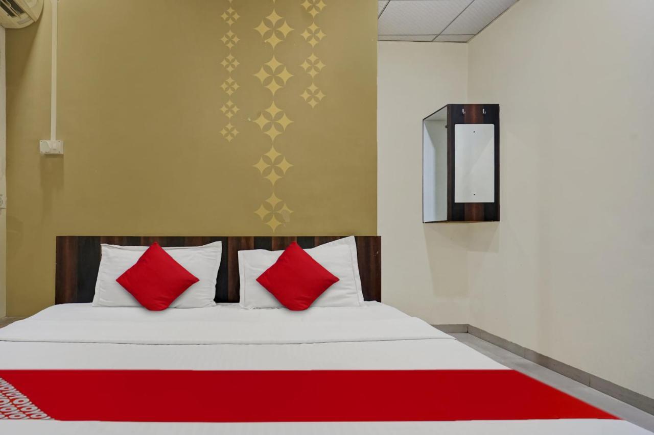 Oyo Flagship Sai Satyam Lodge Pune Exterior photo